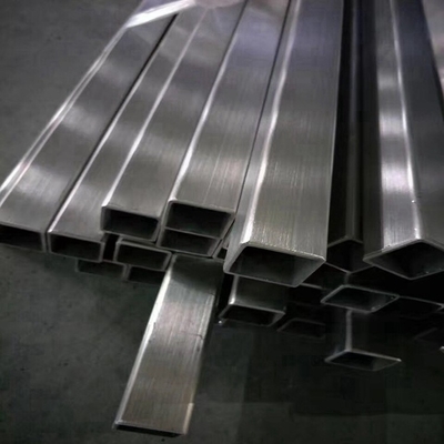 Tubo quadrato in acciaio inossidabile 304 con spessore di 1,0 mm e lunghezza personalizzata